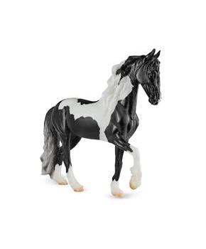 Breyer Traditional 1:9 Scale Model Horse | Battlefield Angle HP