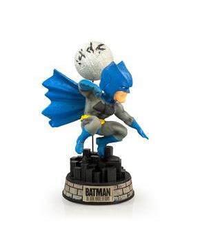 EXCLUSIVE Batman Bobblehead | Features Batman's Superhero Pose | 8" Resin Design