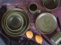 HALO Master Chief 117 Stoneware 8-Piece Dinnerware Set | Plates, Bowls, Mugs